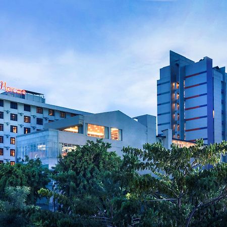 Mercure Surabaya Exterior photo