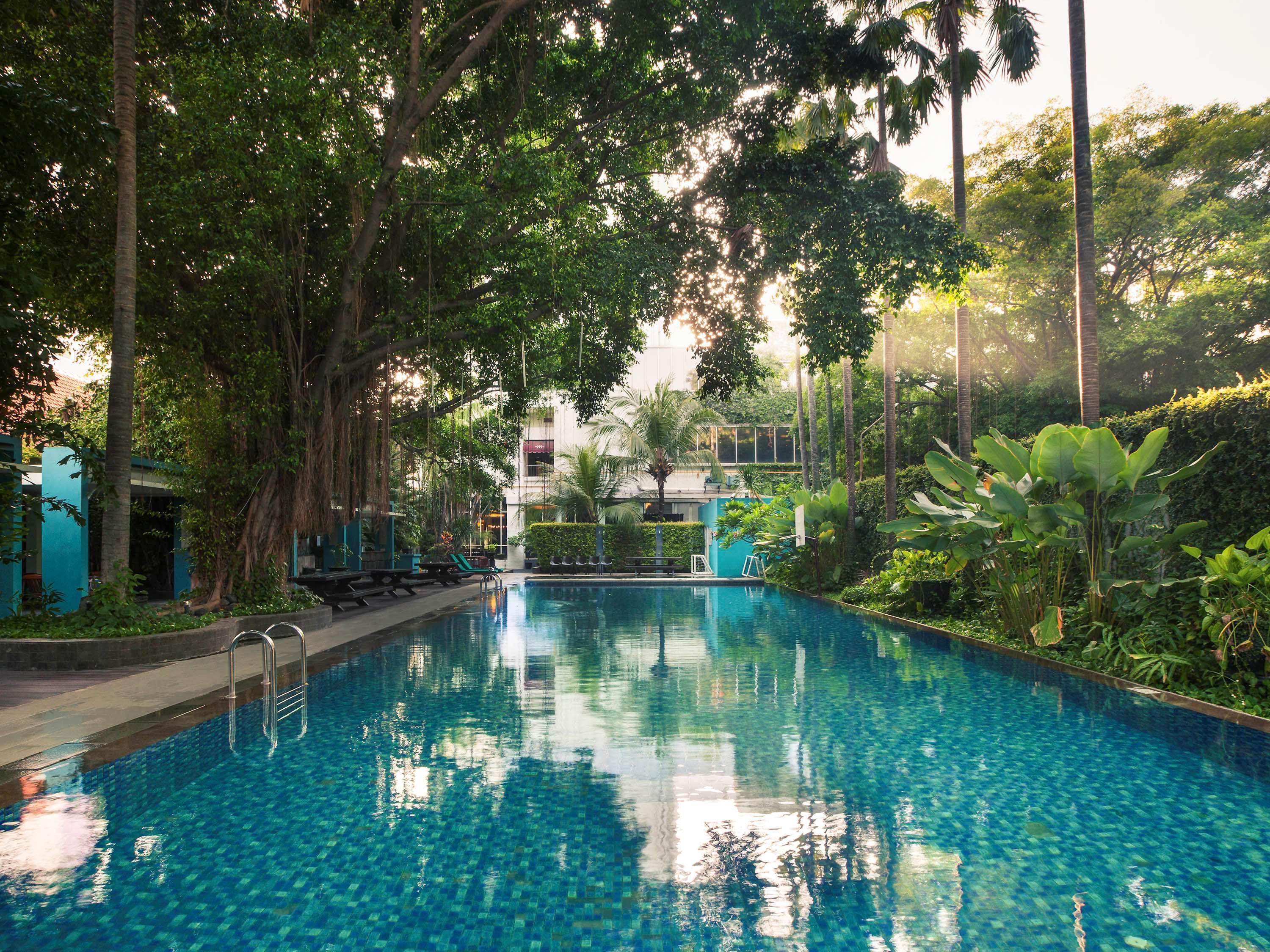 Mercure Surabaya Exterior photo