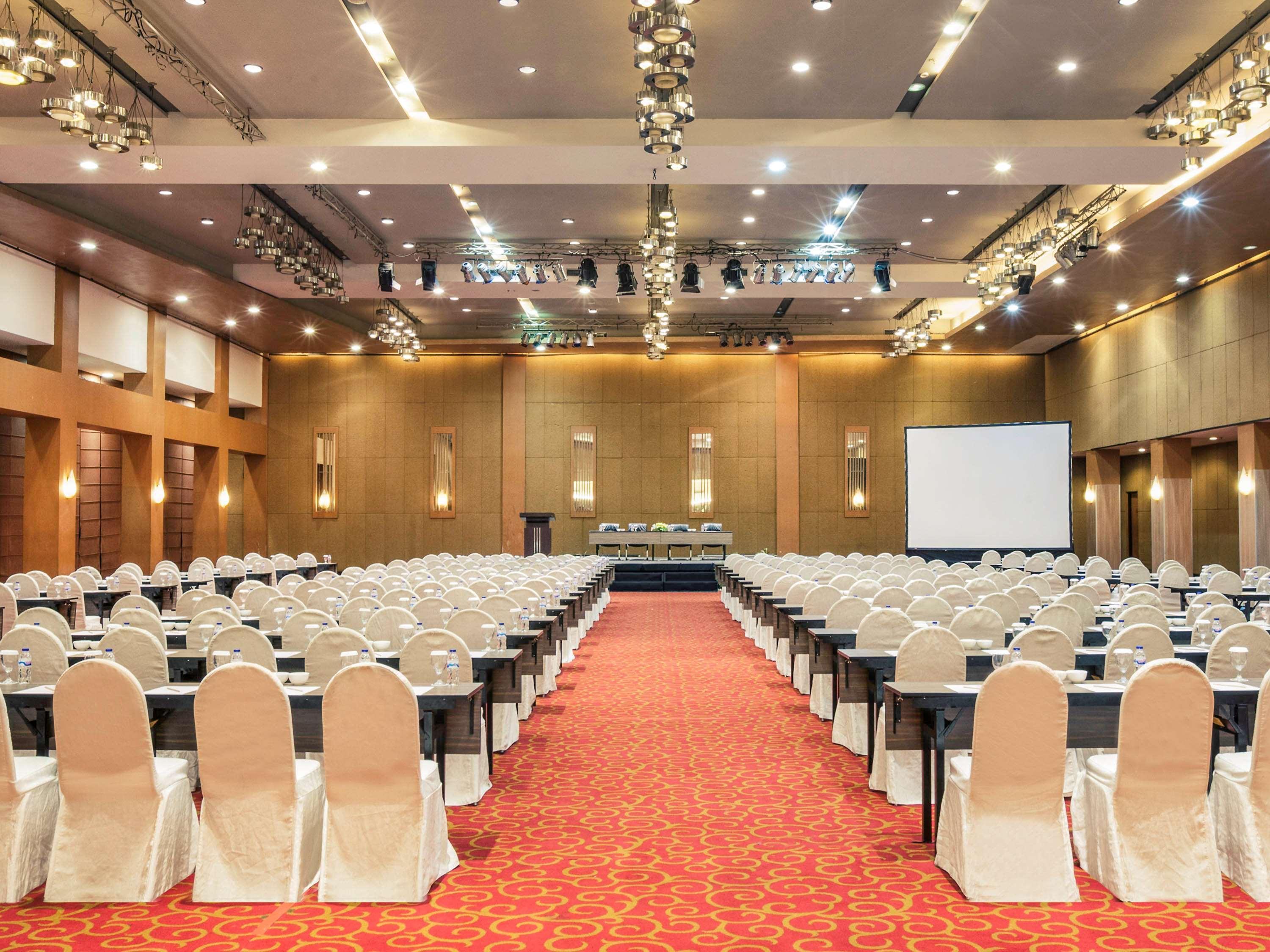 Mercure Surabaya Exterior photo