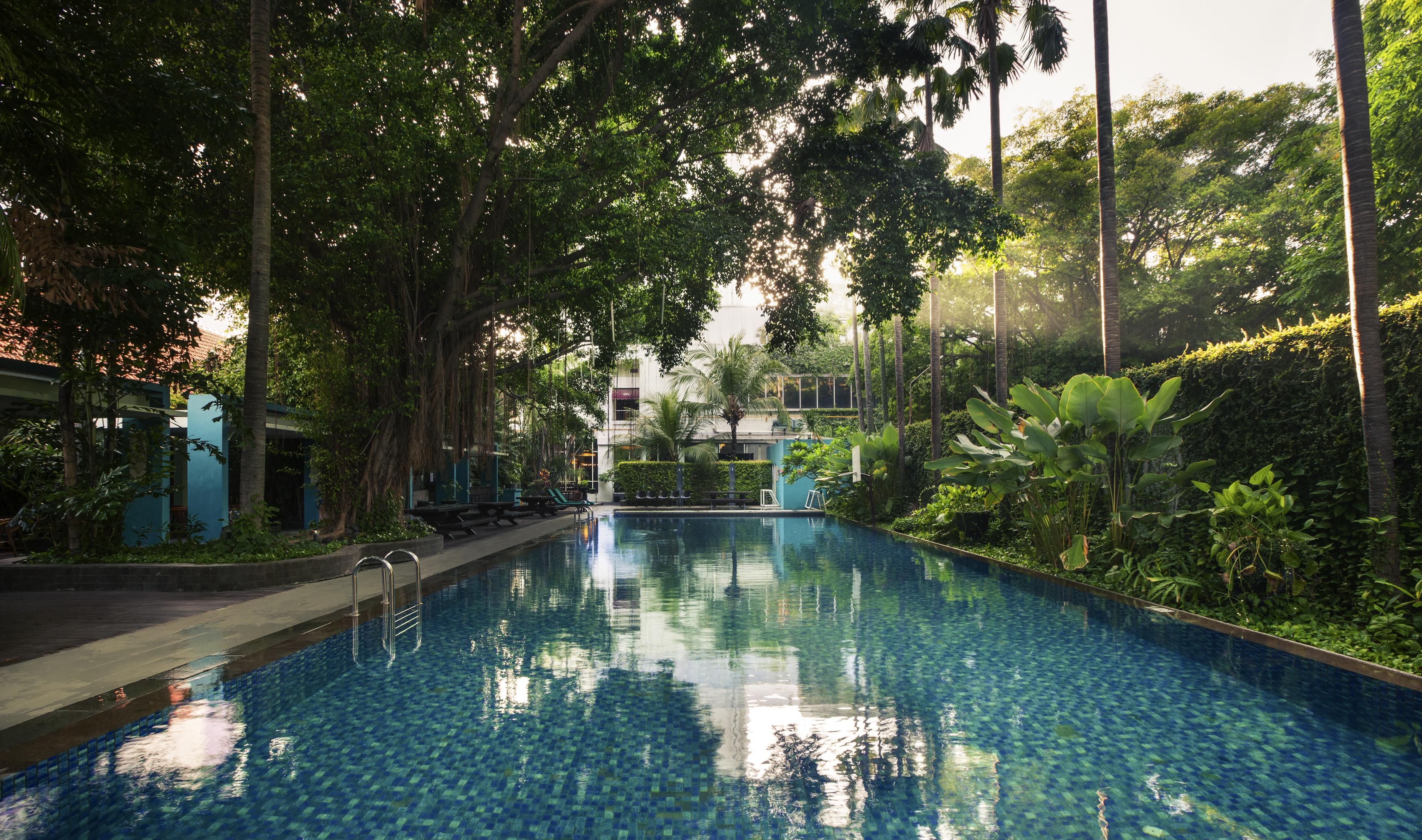 Mercure Surabaya Exterior photo