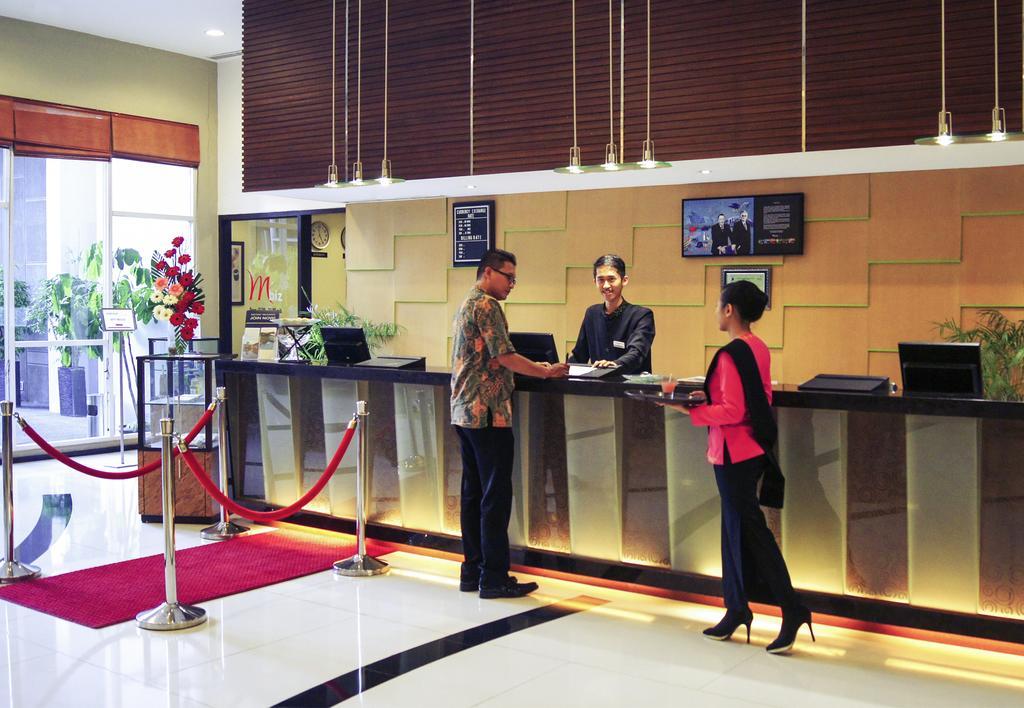Mercure Surabaya Exterior photo