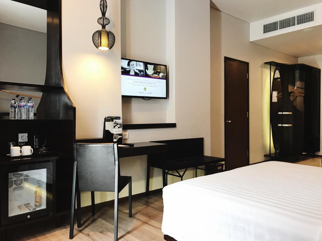 Mercure Surabaya Exterior photo