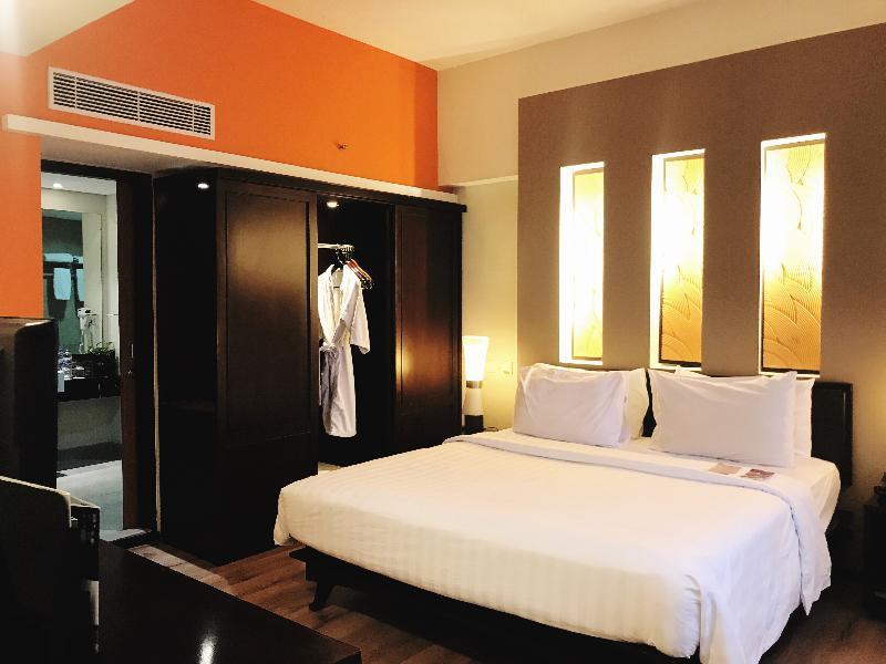 Mercure Surabaya Exterior photo